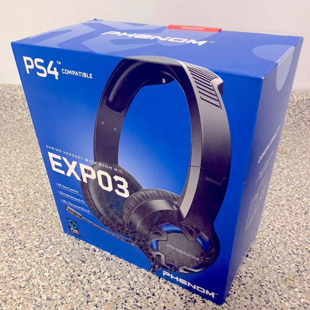 Phenom PS4 Gaming headset BRAND NEW (Blue LED)